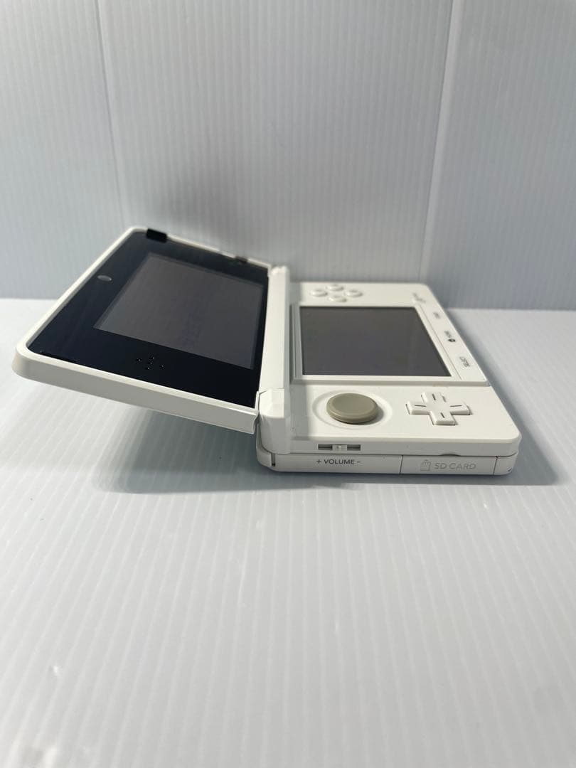 ニンテンドー3DS ピュアホワイト②