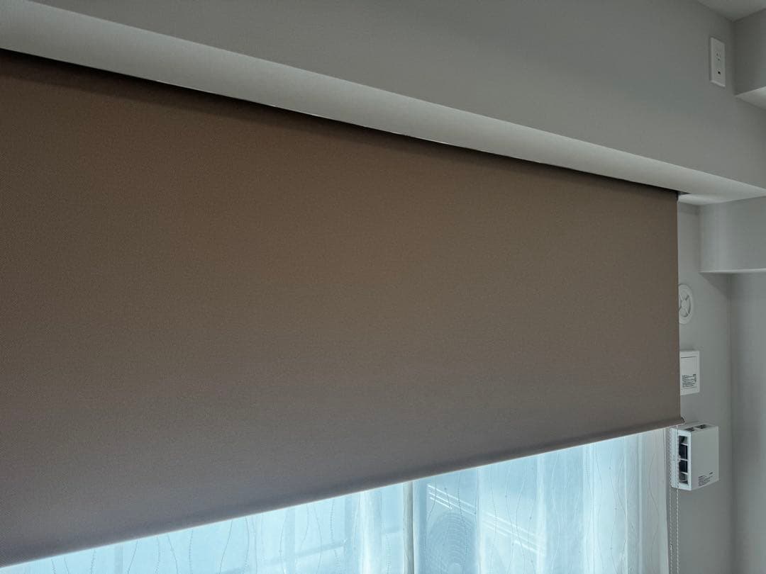 新品ロールスクリーン　カーテンレール取付可能　遮光　ウォッシャブル