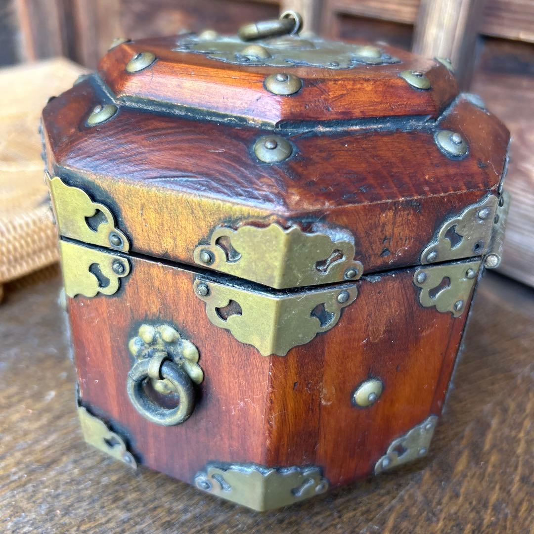 李朝家具？ 八角箱 ボックス 宝箱 小物入れ アンティーク 置物