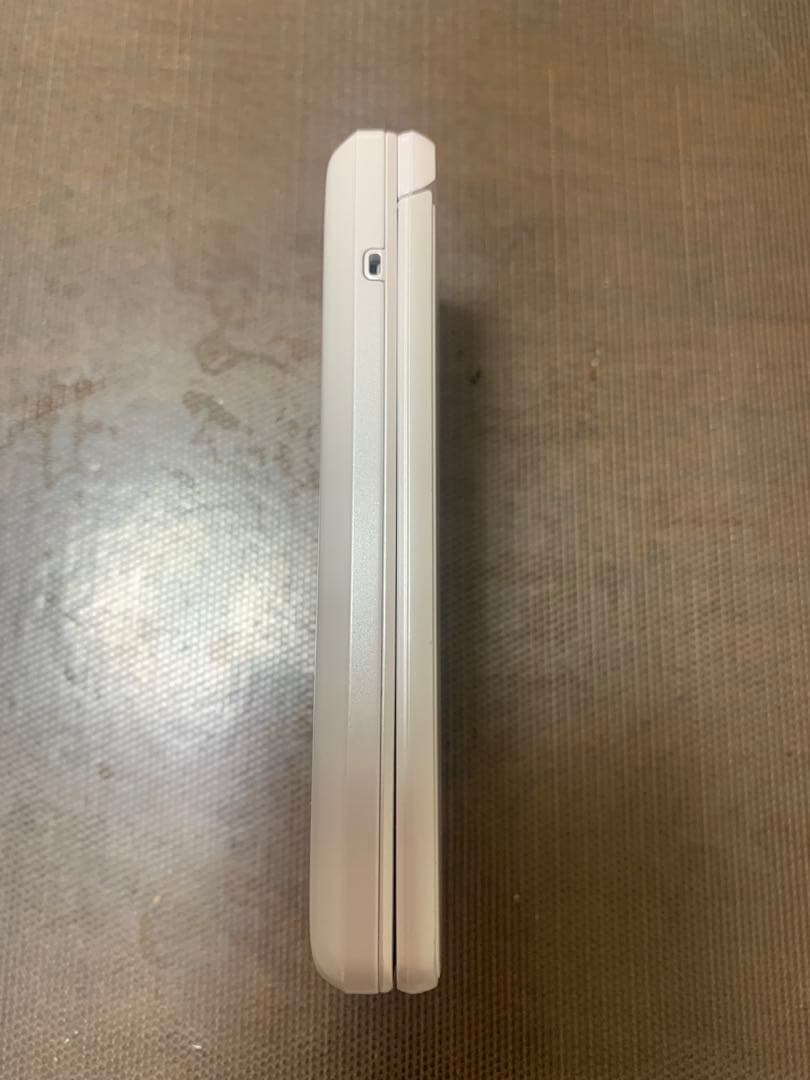 AQUOS ケータイ4 ホワイト 本体