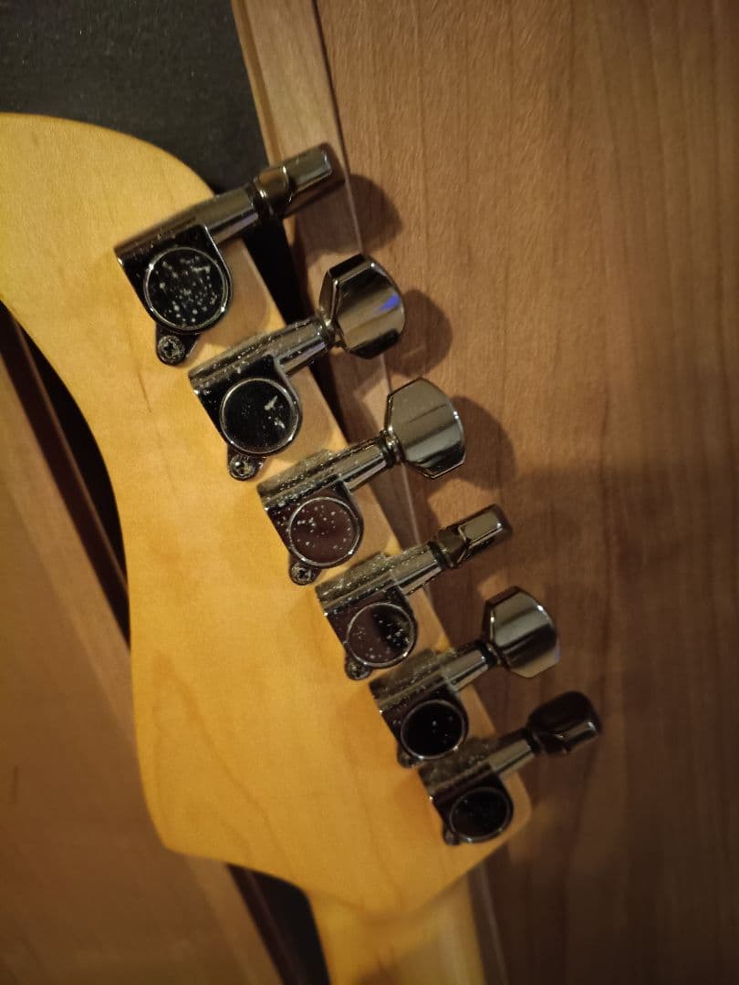 FERNANDES　FR-40 エレキギター　ストラトタイプ