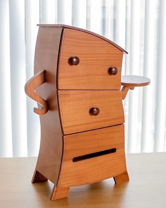 ユニークなキャラクター形状の木製収納ボックス
