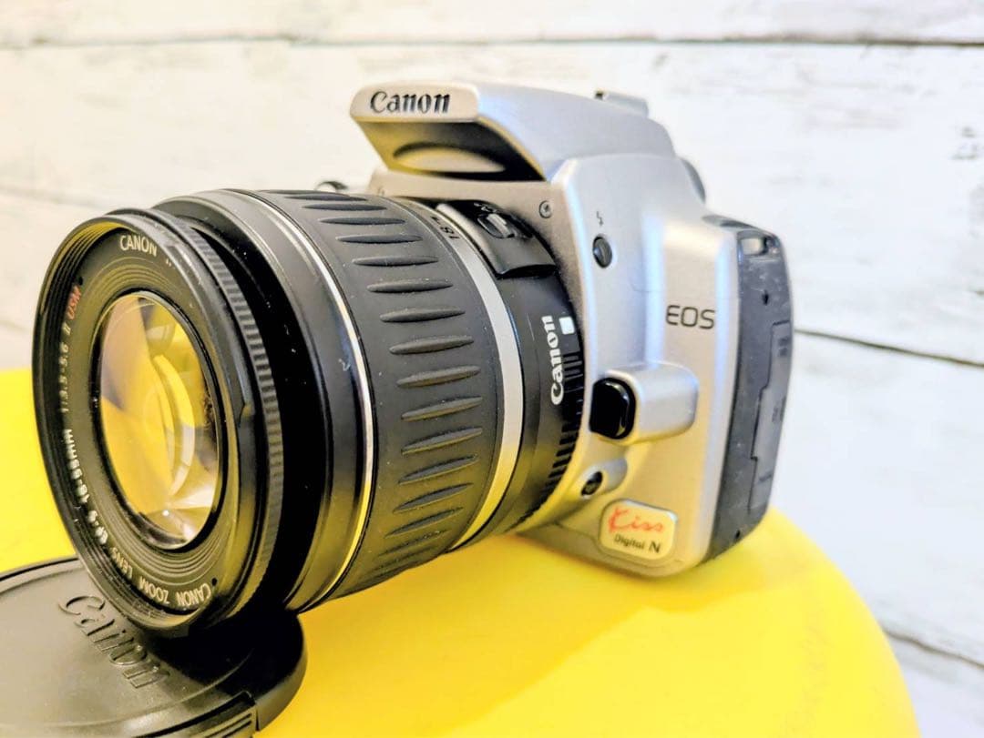 キヤノン製デジタル一眼レフカメラ「EOS Kiss Digital N」