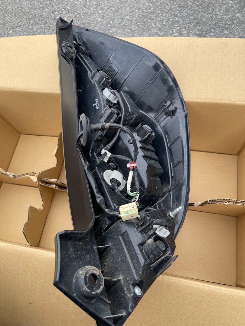 トヨタ NHP10 アクア G's ジーズ 純正 LED 左 テールランプ