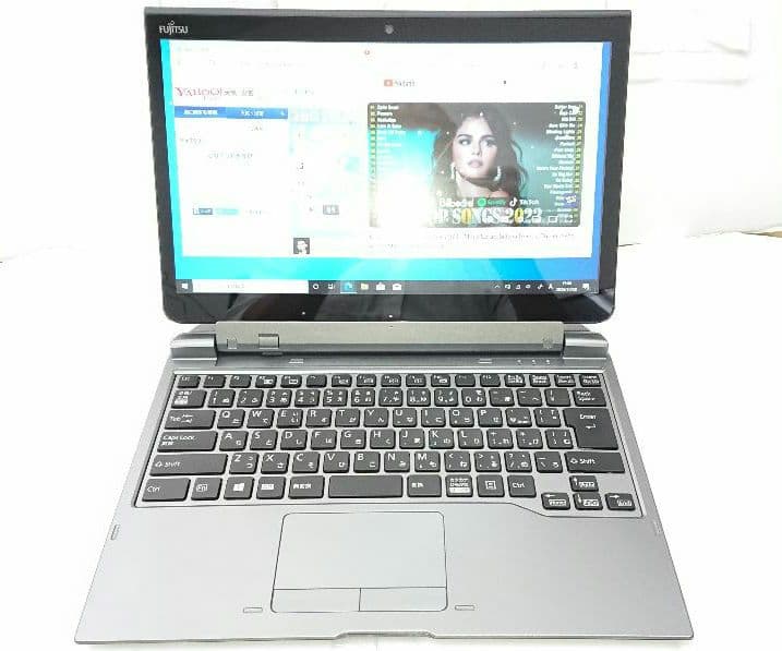 Fujitsu ARROWS タッチ可 Q737/R i5 2.7GHz 4GB