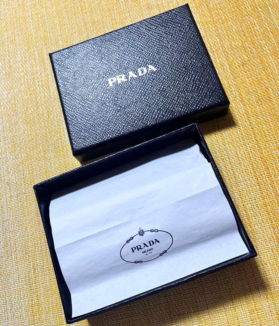 【極美品　箱付き】PRADA プラダ　ブラック レザー 名刺入れ