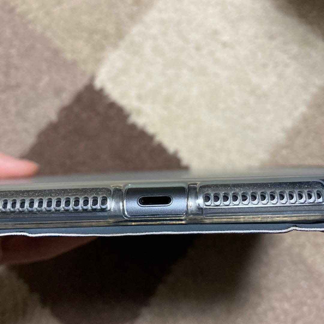 iPad第8世代 128GB WiFi カバー付き