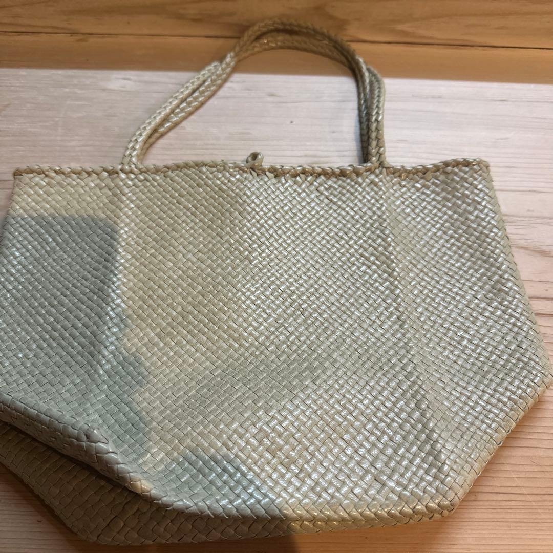 ヨーガンレール　新品　カゴバッグ　クリーム色