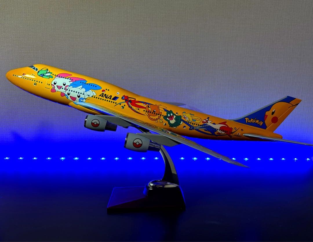 ANA ピカチュウジャンボ(ポケモンジェット) B747-400 JA8957