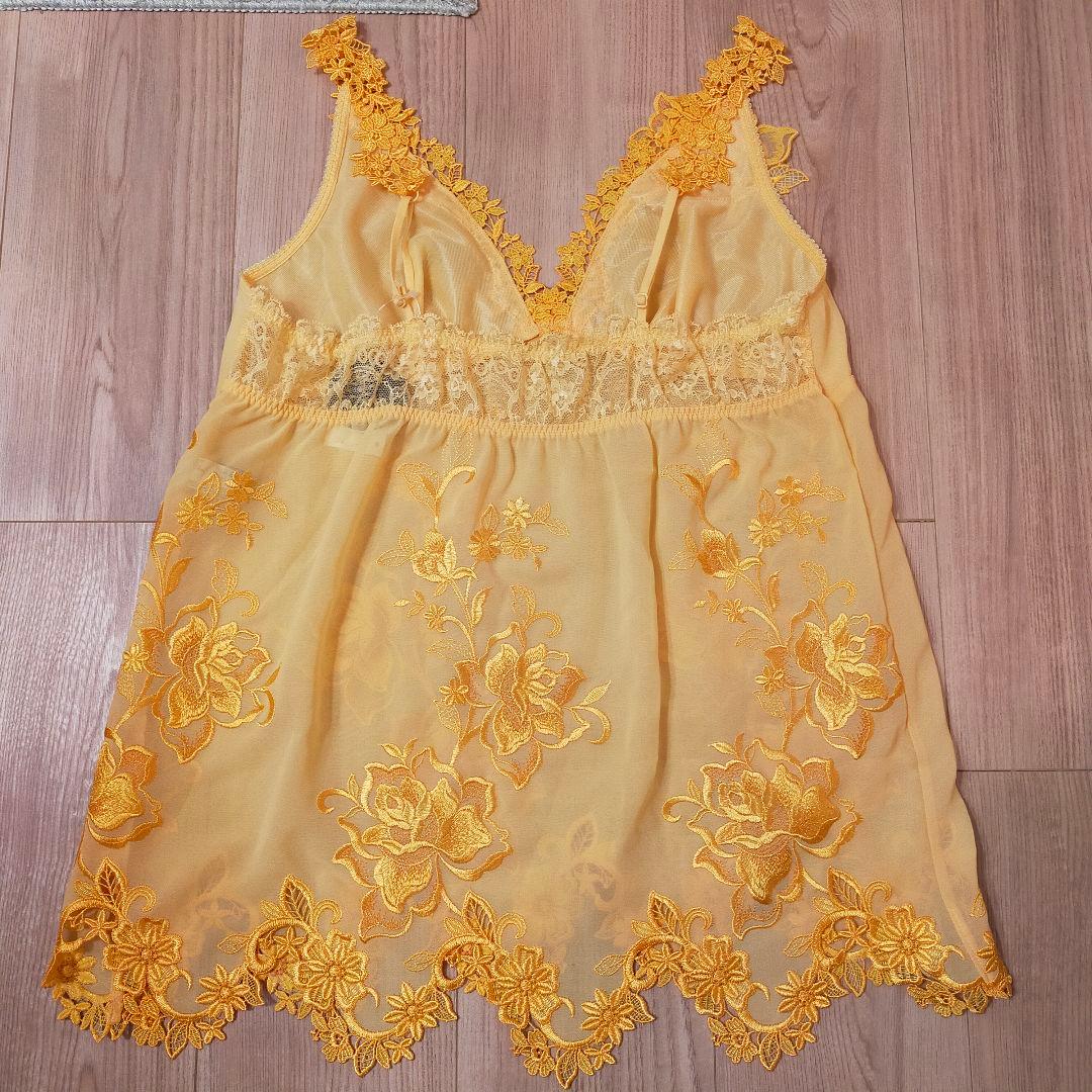 ワコール　店舗限定　スワロフスキー　サルート　花柄　刺繍　キャミソール　L