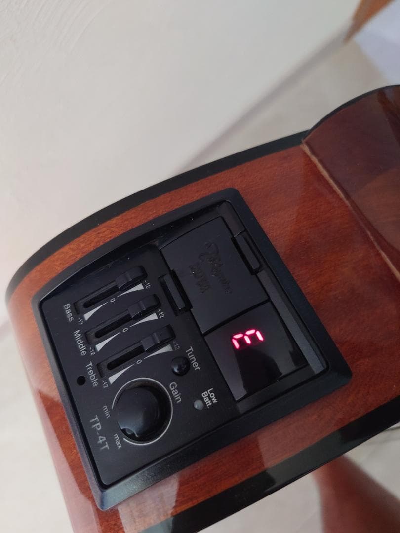 A*o様 ギターTakamine EG340C エレアコ・クエレクトリック・アコ