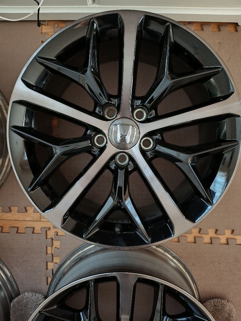 ​【極美品】シビック ハッチバック FK7 後期 純正ホイール 18インチ 4本