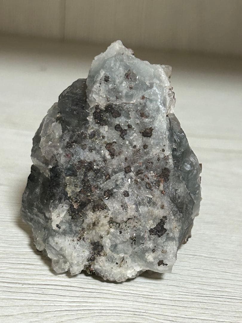 モロッコ産 ブルーフローライト × レッドクォーツパイライト共生 原石