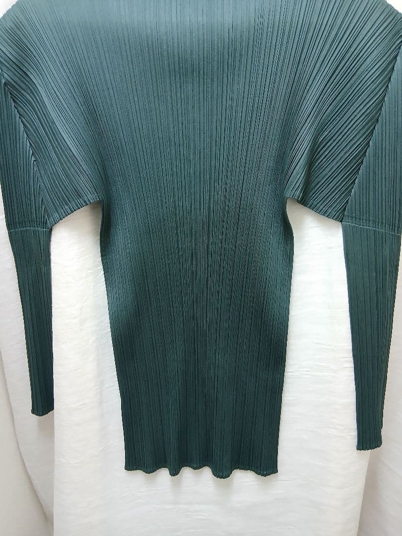 PLEATS PLEASE　イッセイミヤケ　ハイネック　プリーツ　トップス