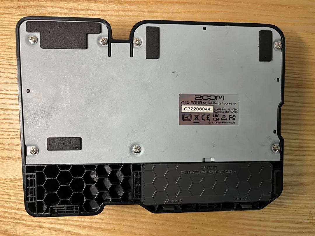 ビ*C様 ZOOM G1X FOUR マルチエフェクター