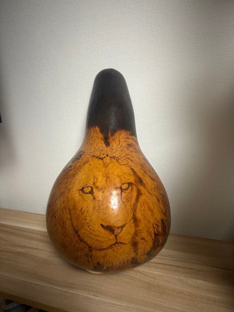 ライオン焼き絵のひょうたん型置物