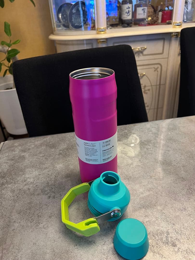 正規品スタンレー水筒 限定希少色、日本未販売