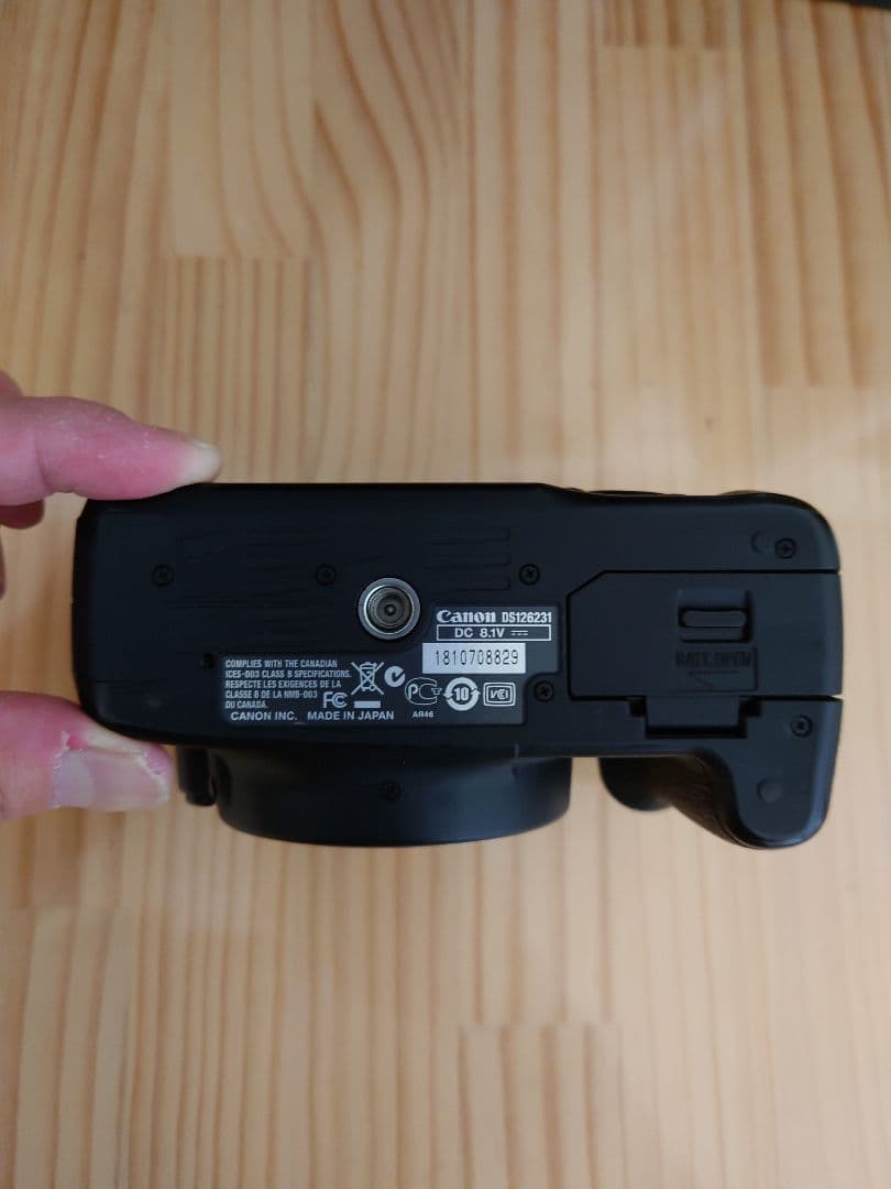 Canon EOS Kiss X3 EF-S 18-55mm 約30192回