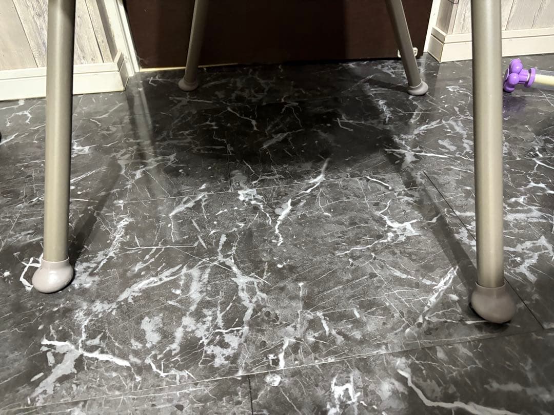 ベビービョルン　ハイチェア　ピンク　ハーネス付き