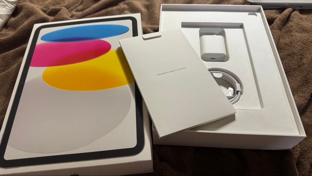 【美品】Apple iPad (A16) シルバー 128GB 本体