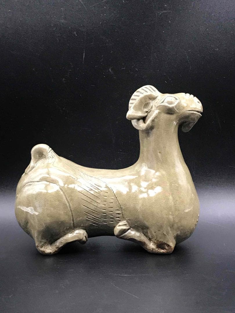 中国骨董　隨―唐時代　青磁越州窯　羊　置物　旧家蔵出し(C-8)