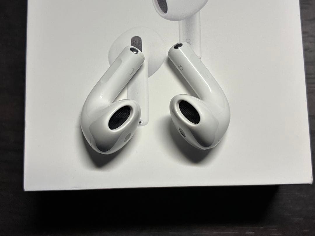 AirPods4 ANC搭載　ケース付き