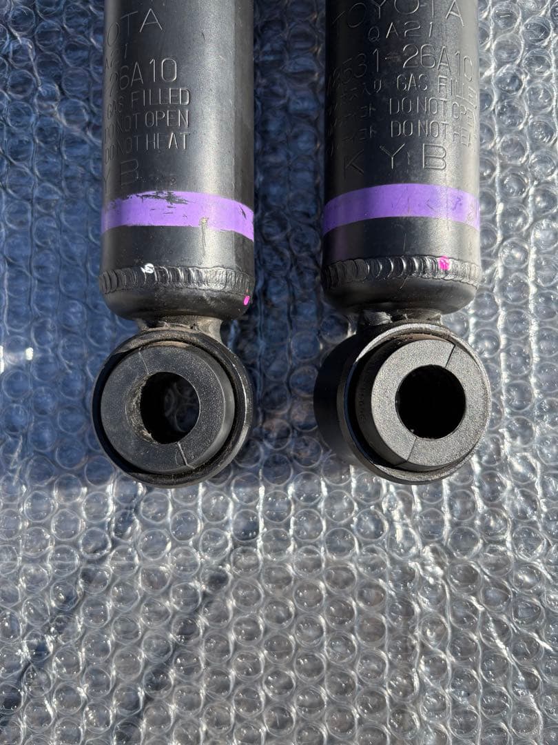 【美品】 TOYOTA 200系ハイエース 純正ショックアブソーバー 2WD