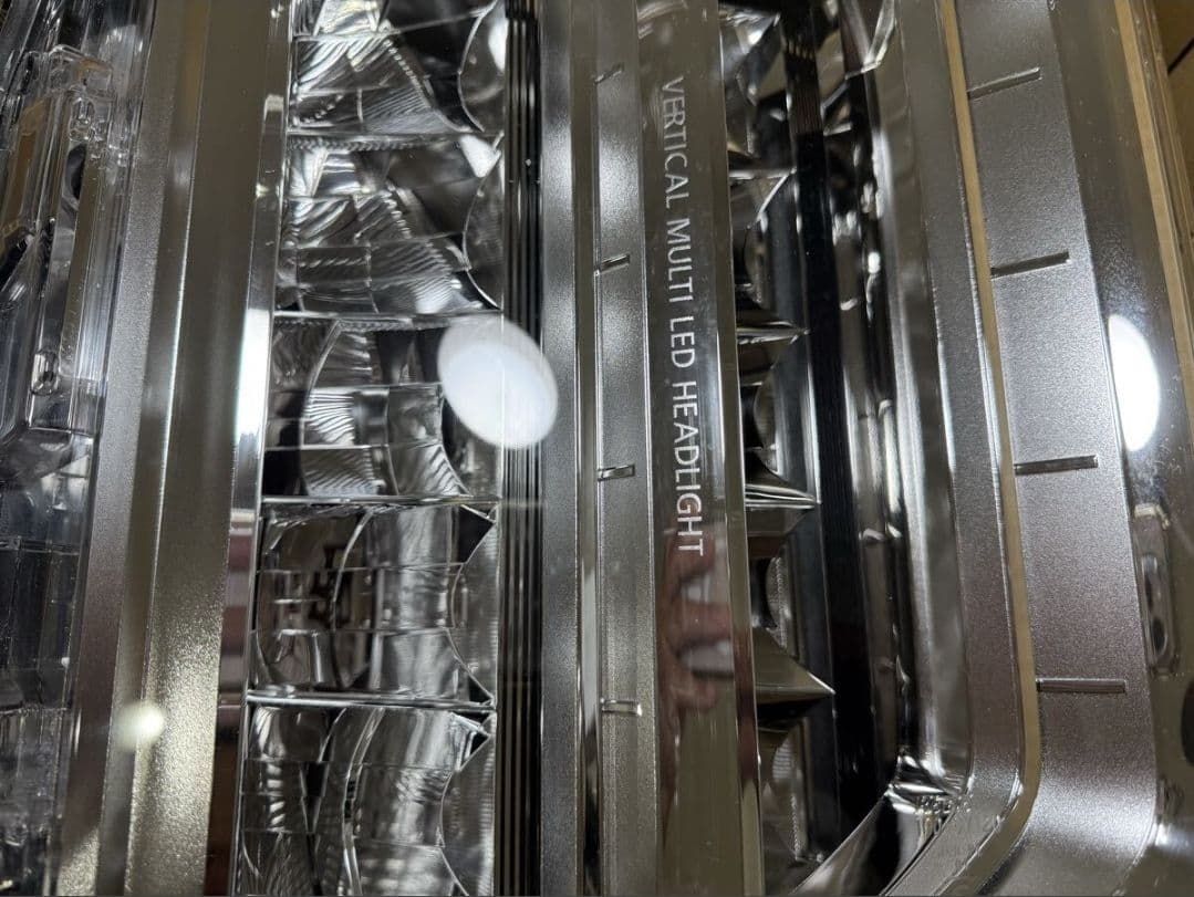 デリカD:5　後期 / CV1W ＬＥＤ ヘッドライト　右