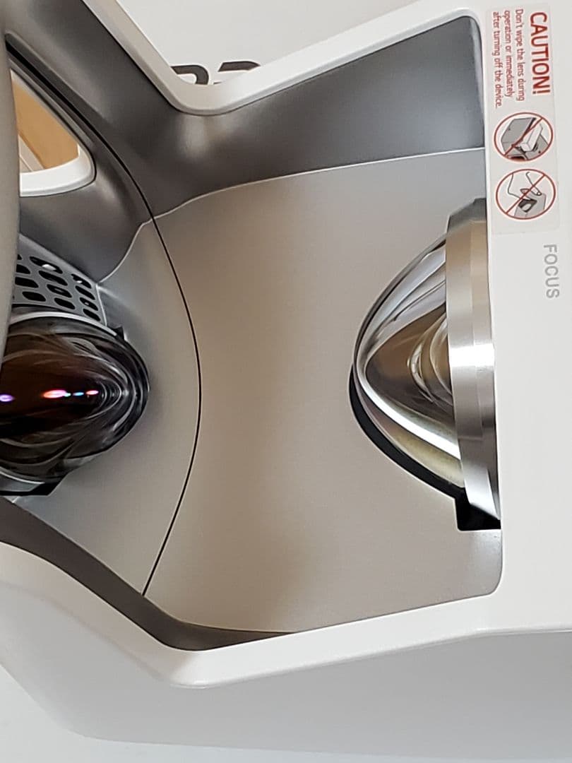 LG CineBeam HF65LSR プロジェクター