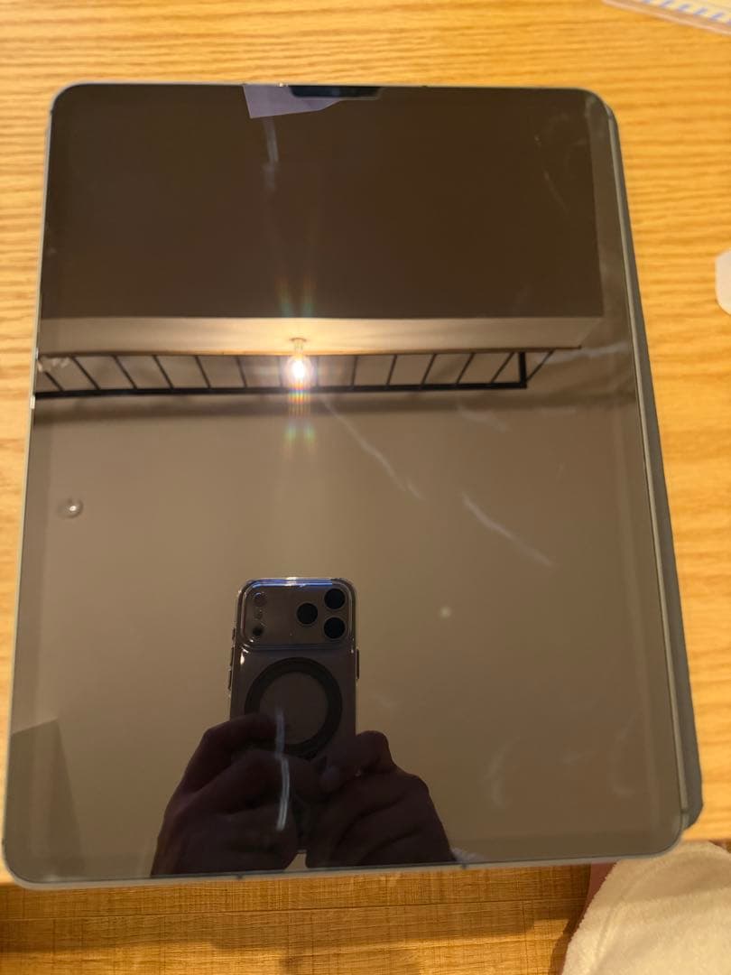 ユキ　iPad Pro 第5世代　magic keyboard付