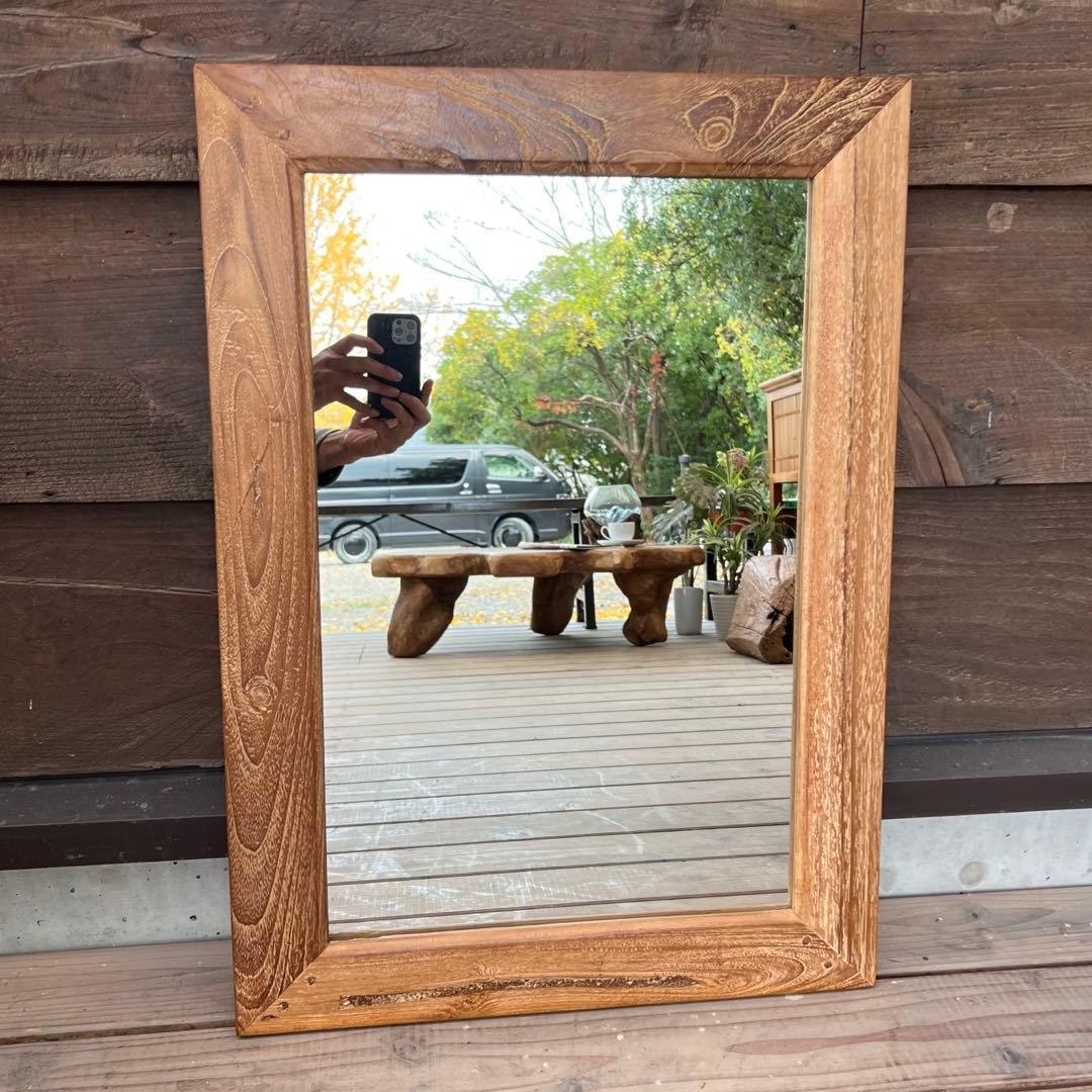 オールドチーク材の壁掛け鏡 70cm × 50cm 木製フレーム 無垢材