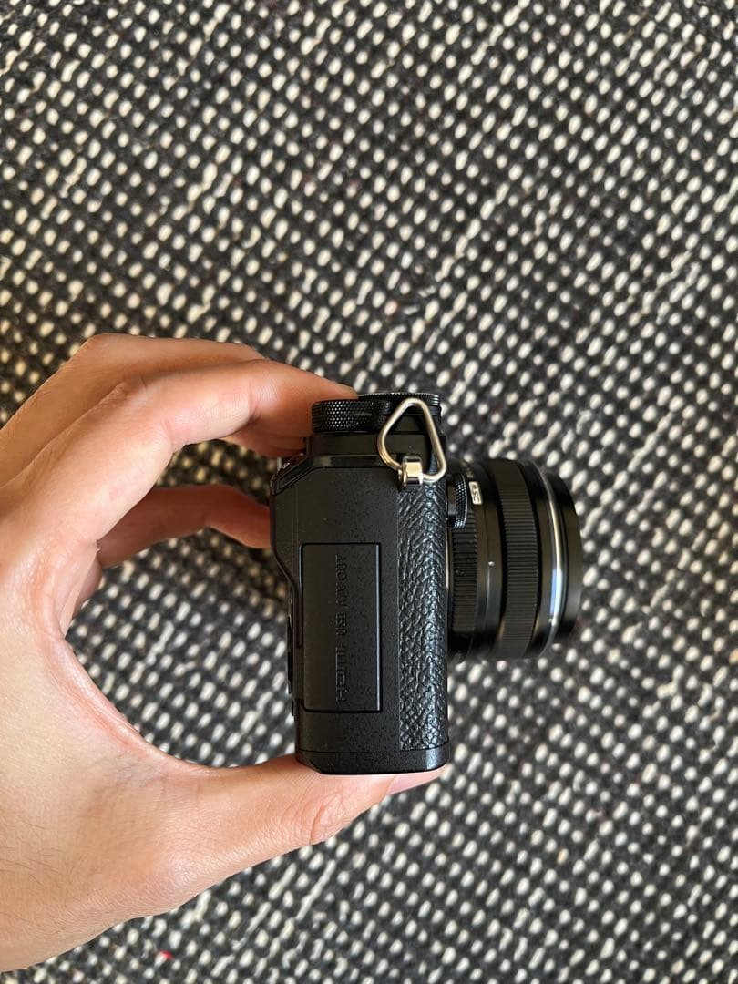 ミラーレス一眼カメラ　オリンパス PEN-F　olympus pen レンズ