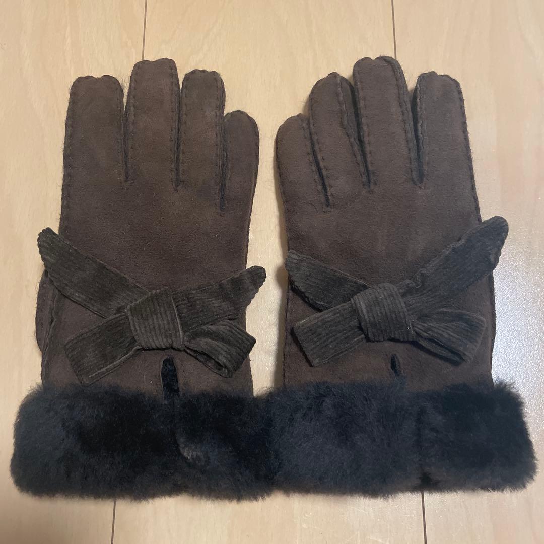UGG 手袋　リボン