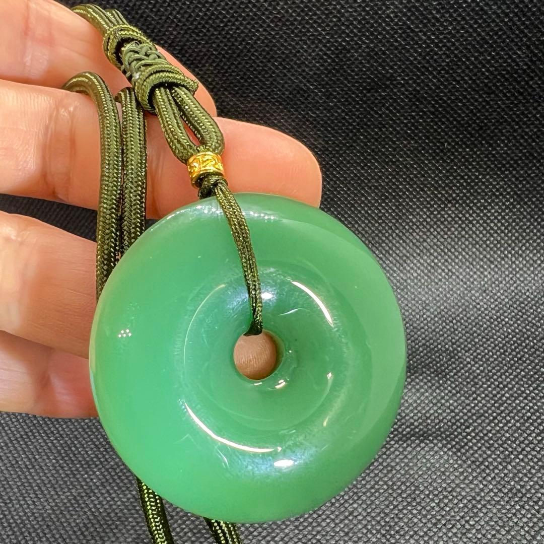 天然和田玉碧玉翡翠アップルグリーン平安ボタンのネックレスAB1063