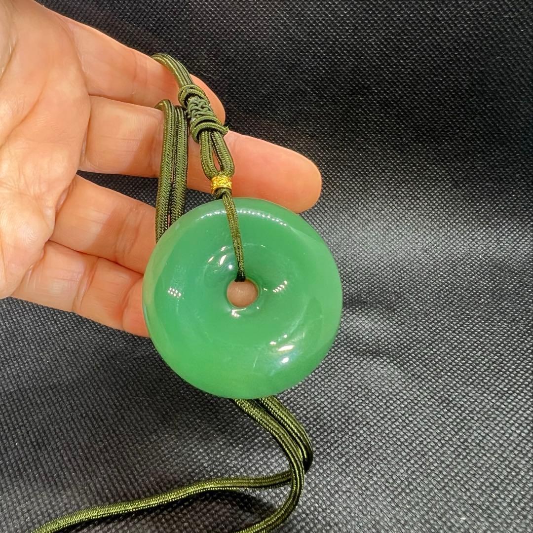 天然和田玉碧玉翡翠アップルグリーン平安ボタンのネックレスAB1063