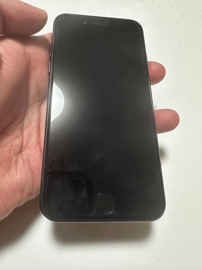 【美品・即購入OK】SIMフリーiPhone SE3 64GBブラック