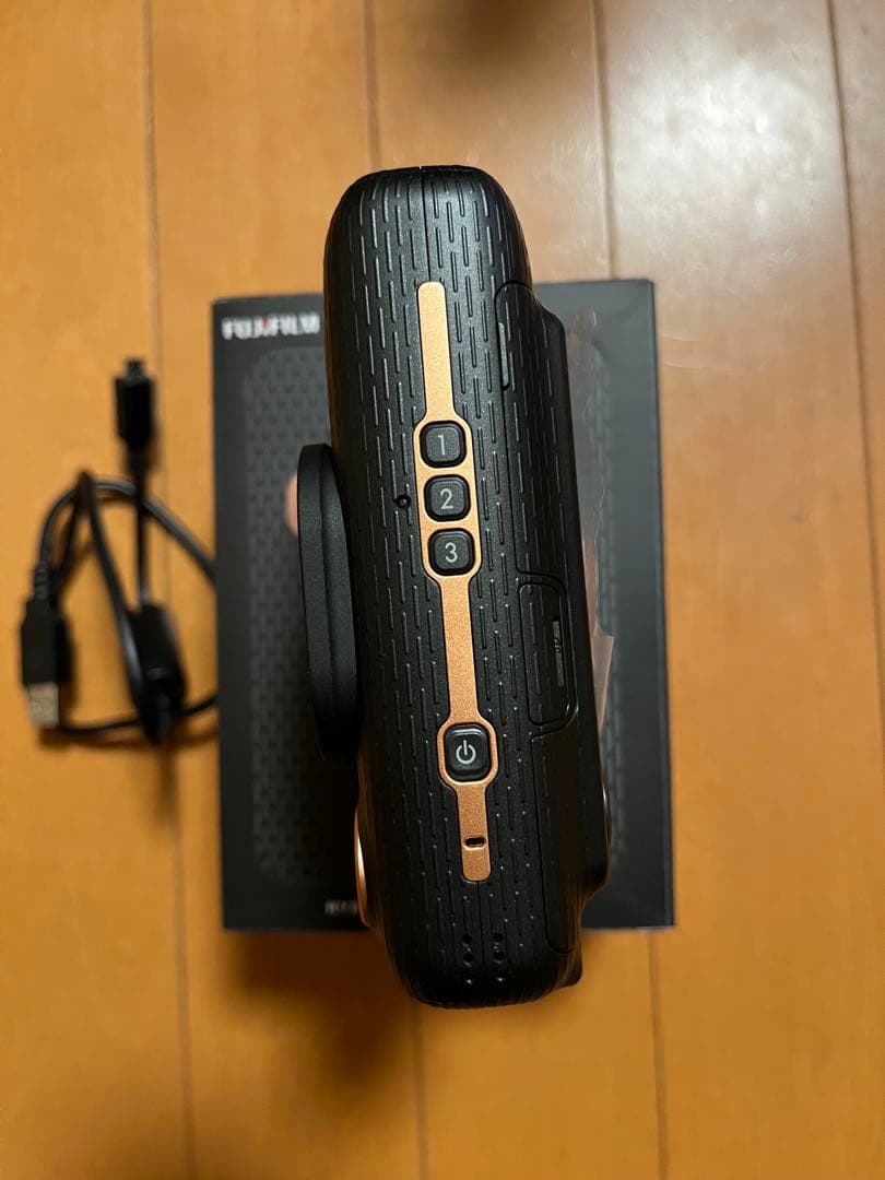 チェキ本体　FUJIFILM INSTAX LIPLAY