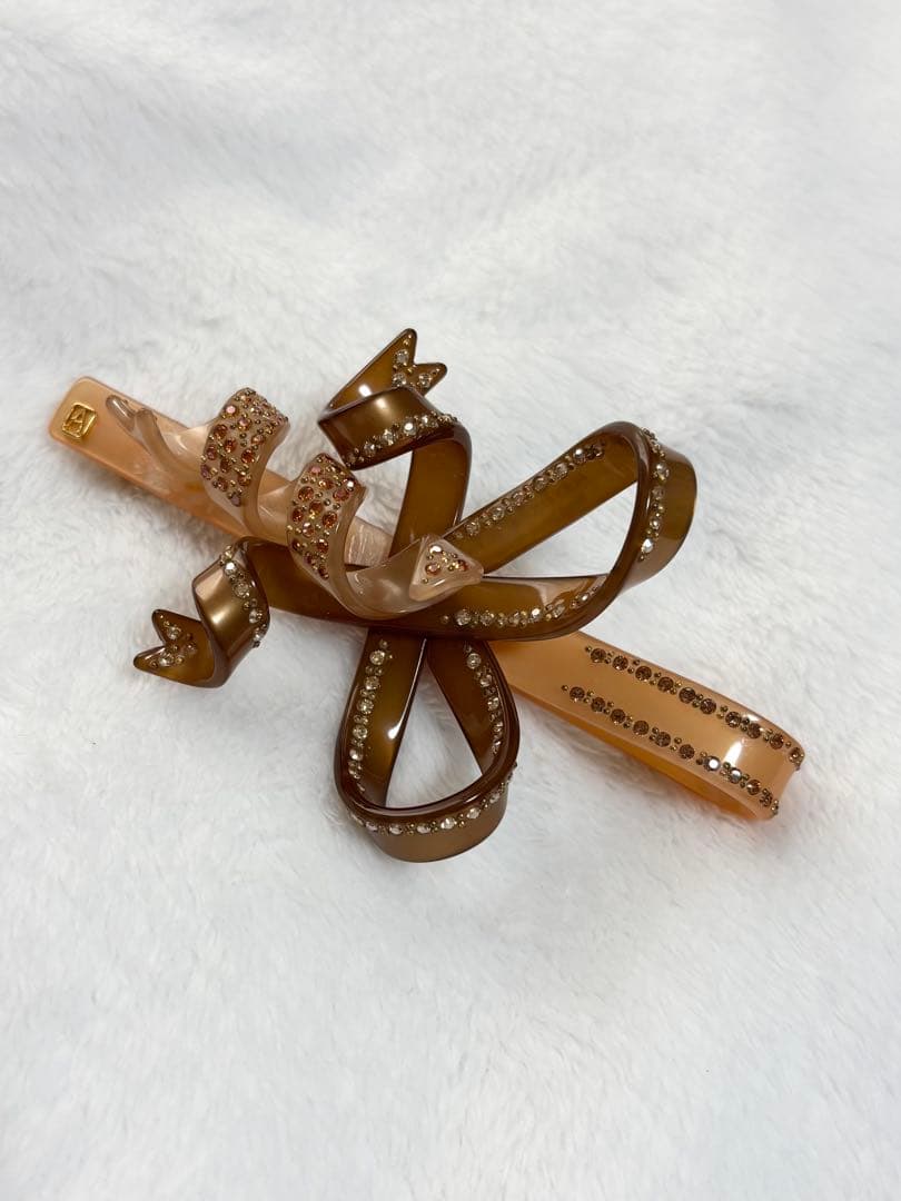 ALEXANDRE DE PARISストーン付きベージュリボンクリップ