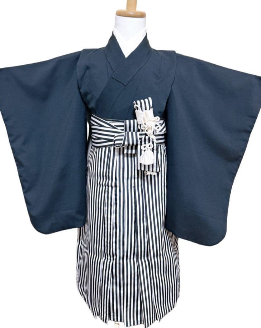 子供用 鶴刺繍 和服 青黒ストライプ