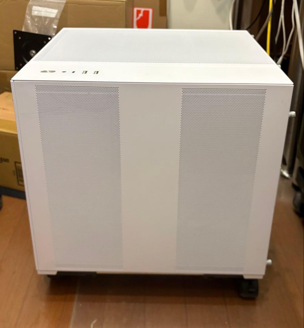 ★人気のホワイト　リアンリ 3面メッシュ 011AIR MINI ATX電源搭載