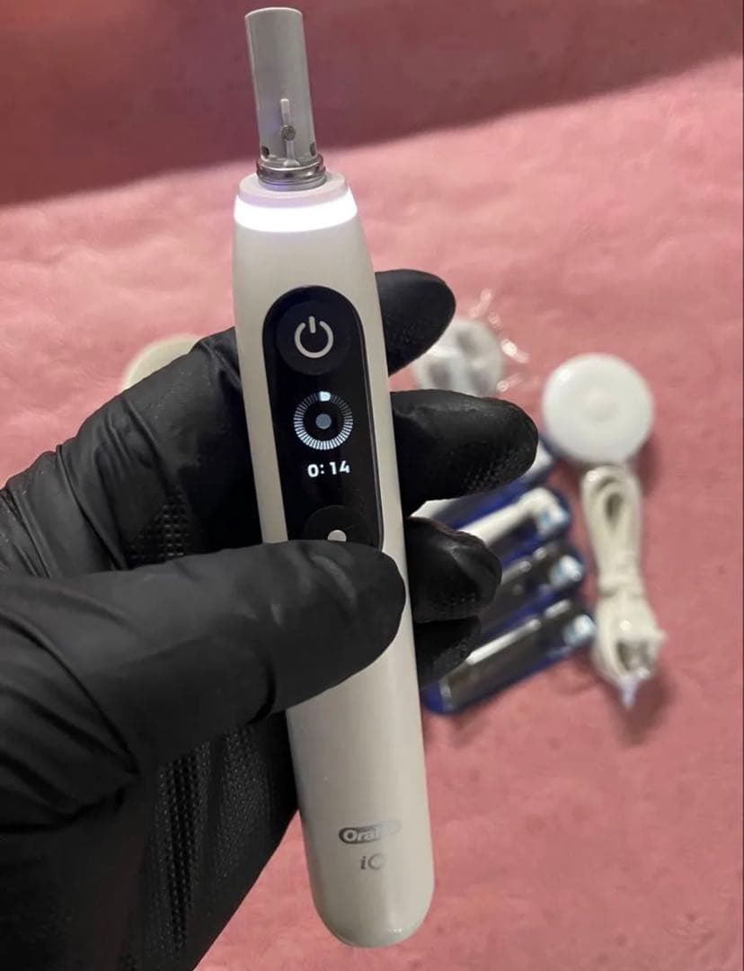 BRAUN Oral-B iO7 (画像5目立たないがキズ)お値下⇩