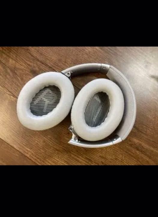 ボーズ ノイズキャンセリングヘッドフォン QC35  BOSE