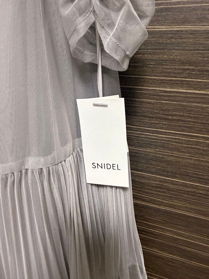 ☆ SNIDEL Sustainableティアードチュールドレス