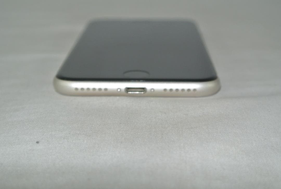 Apple iPhone SE (第3世代) 128GB NMYG3J/A