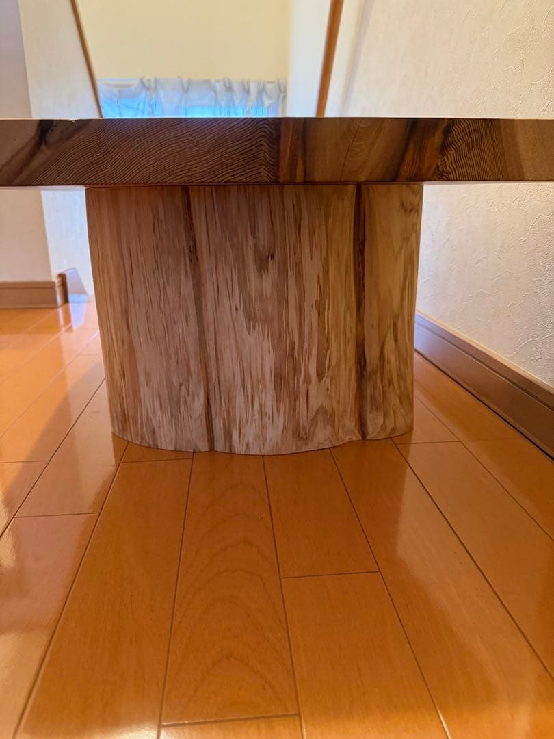 天然杉一枚板でか節テーブル 両面使用可能蜜蝋クリーム仕上げ‼️