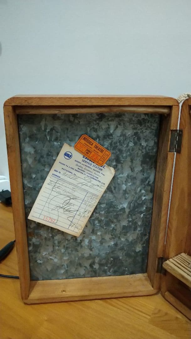 レトロBOXと流木のインテリアスタンド！！