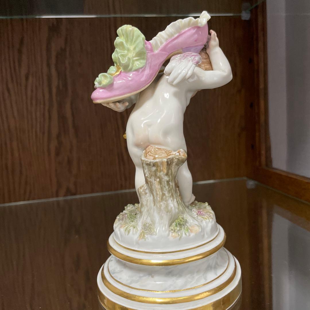 マイセン靴を持つ天使　アンティークフィギュア