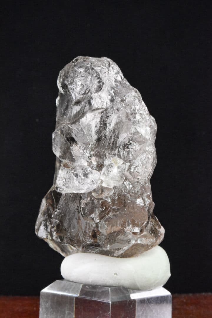 ガネーシュヒマール ラパ産 剥離痕に覆われたスモーキークォーツ