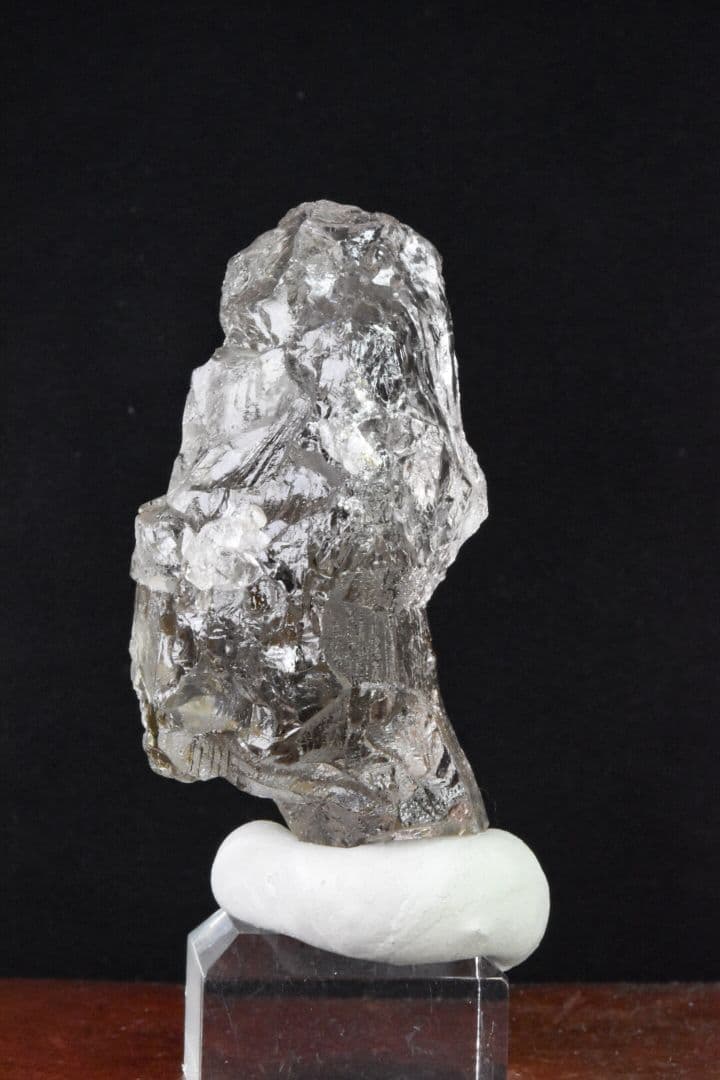 ガネーシュヒマール ラパ産 剥離痕に覆われたスモーキークォーツ