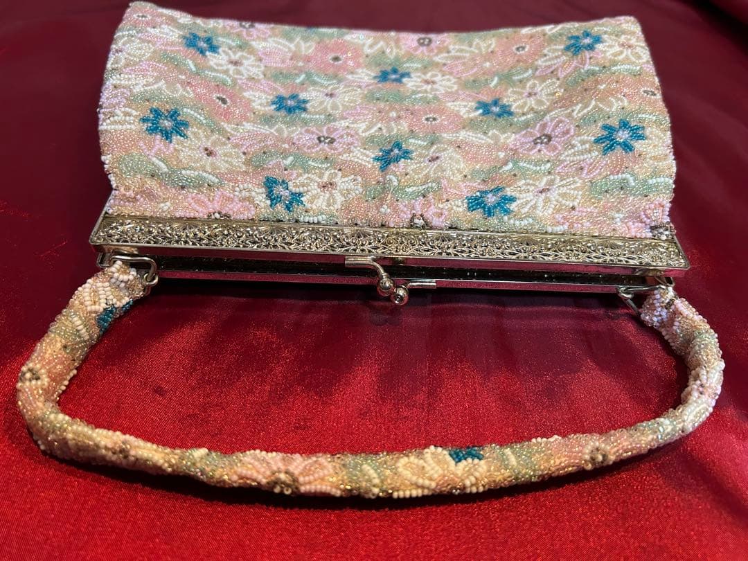 ❤️和装バッグ　総ビーズのヴィンテージ物です❣️レトロ好きな方にも❣️ドレスにも❣️